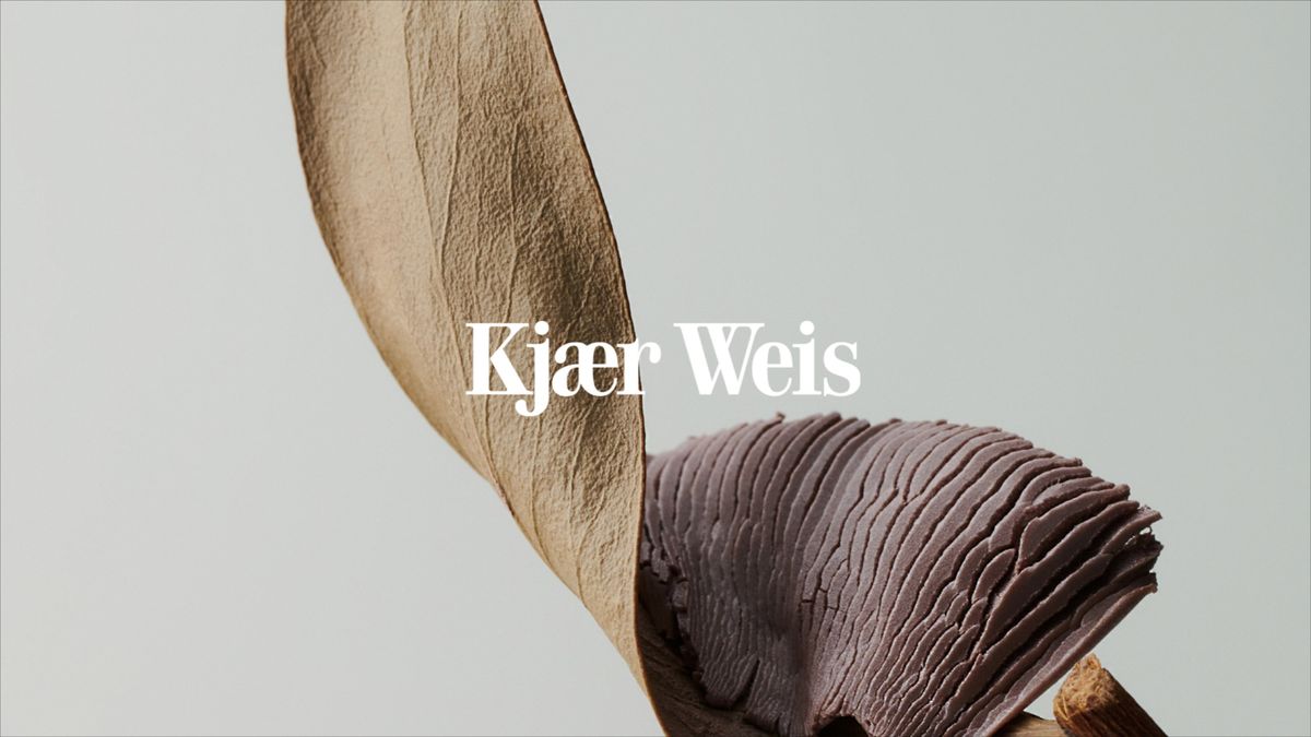 Kjaer Weis [/keer/ why-s]