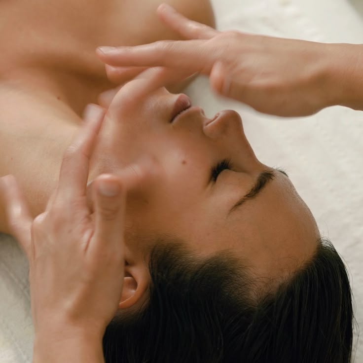 30-Minute Face Lift Massage