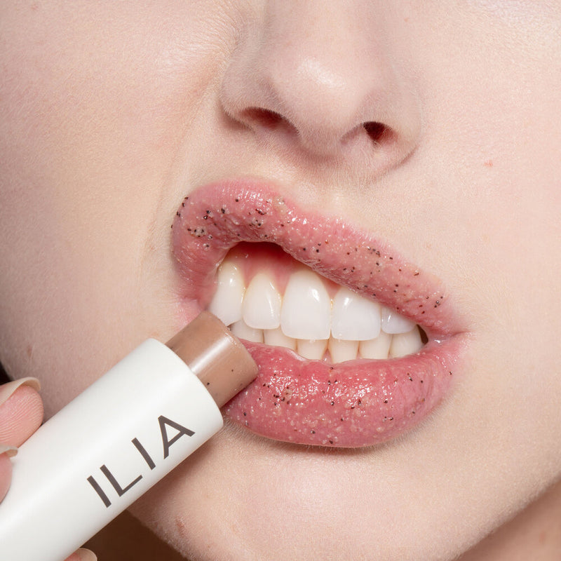 ilia-lip-exfoliant-balmy-nights
